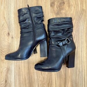Guess Tamsin  (Pre-Owned) Women's Black Leather Boots Size 7.5 EUC